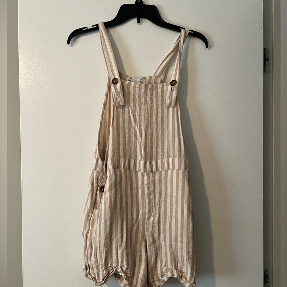 peach and white romper with pockets